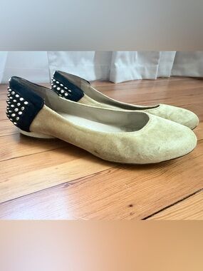Anthropologie Studded Heel Accent Women's Ballet Flats in Light Yellow Velvet 7